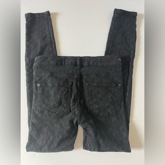 Pilcro & Letterpress Black Textured Script pants Size 24 - Picture 3 of 9